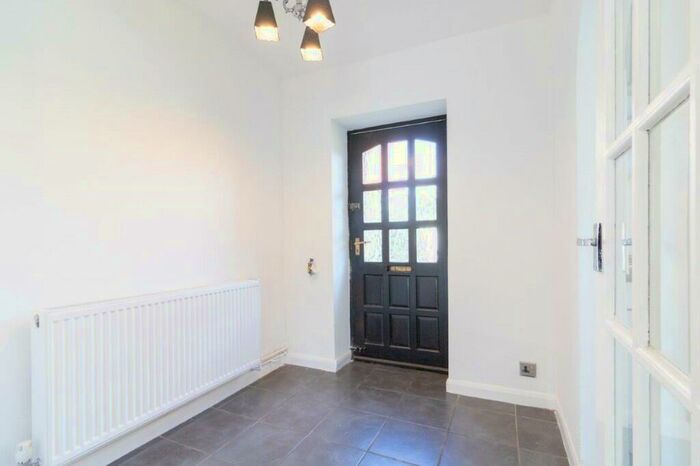 2 Bedroom Flat To Rent In Earlsdon Avenue South, Earlsodn, Coventry, CV5