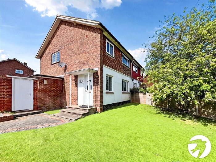 3 Bedroom Semi Detached House To Rent In Fulmar Road, Rochester, Kent, ME2