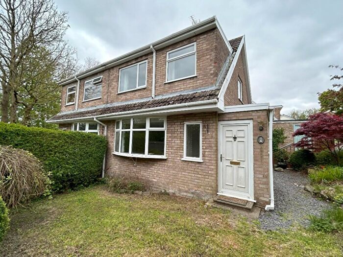 3 Bedroom Semi-Detached House To Rent In Cae'r Efail, Bwlchgwyn, LL11