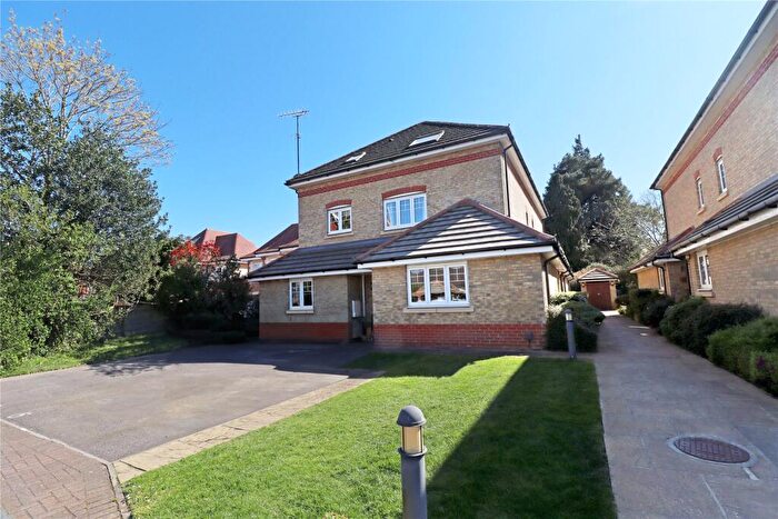 2 Bedroom Maisonette For Sale In Tenbys, Salisbury Road, Woking, Surrey, GU22