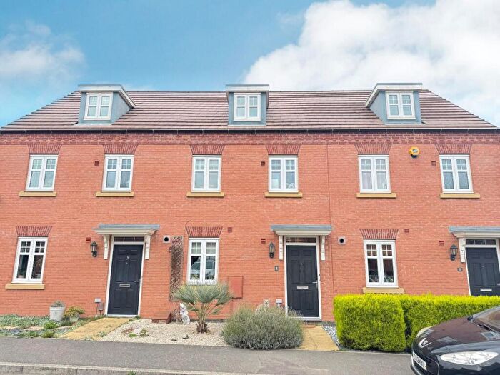 3 Bedroom Terraced House For Sale In Irons Road, Northampton, NN5