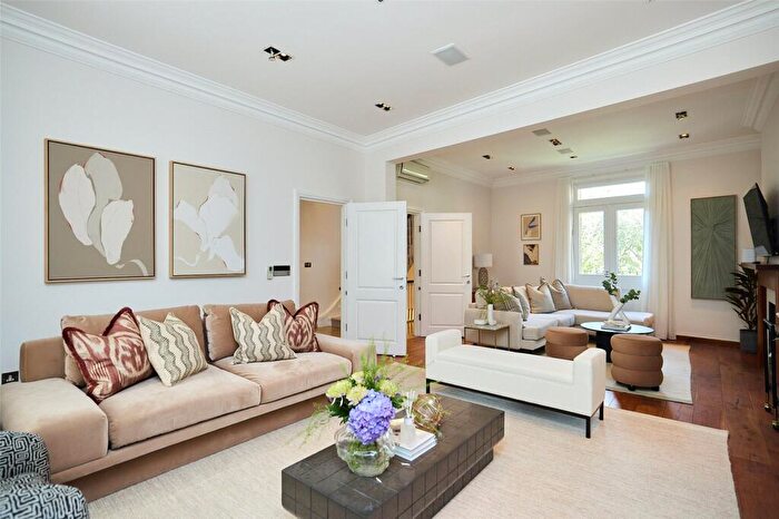 4 Bedroom End Of Terrace House To Rent In Hamilton Gardens, London, NW8