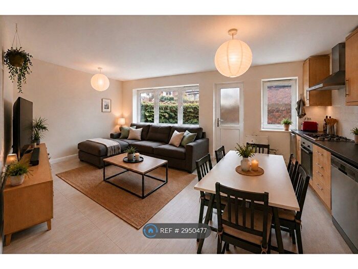 5 Bedroom Flat To Rent In Albany Close, London, N15