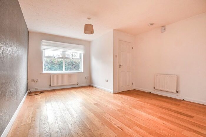 3 Bedroom Detached House For Sale In Kipling Close, Stamford, PE9 - Photo 6