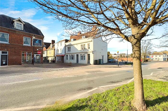 4 Bedroom End Of Terrace House For Sale In West Street, Faversham, Kent, ME13