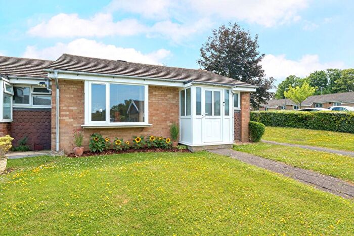 1 Bedroom Bungalow For Sale In Powell Close, Guildford, GU2