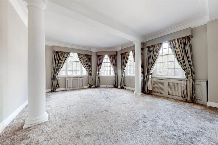 2 Bedroom Flat To Rent In Ovington Court, Brompton Road, London, SW3