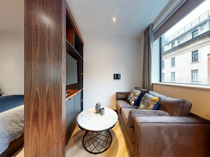 Apartment To Rent In Apt, Live Oasis Deansgate #, M2