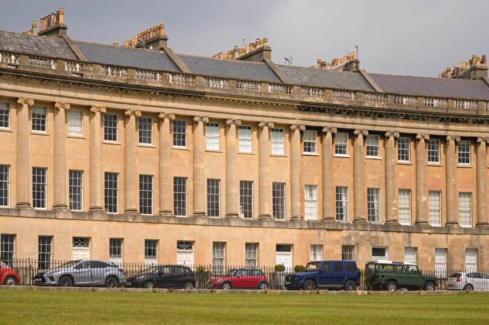 1 Bedroom Apartment To Rent In Royal Crescent, BA1
