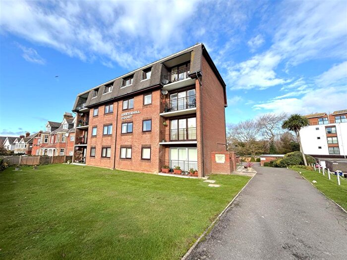 2 Bedroom Flat For Sale In Melcombe Avenue, Greenhill, DT4