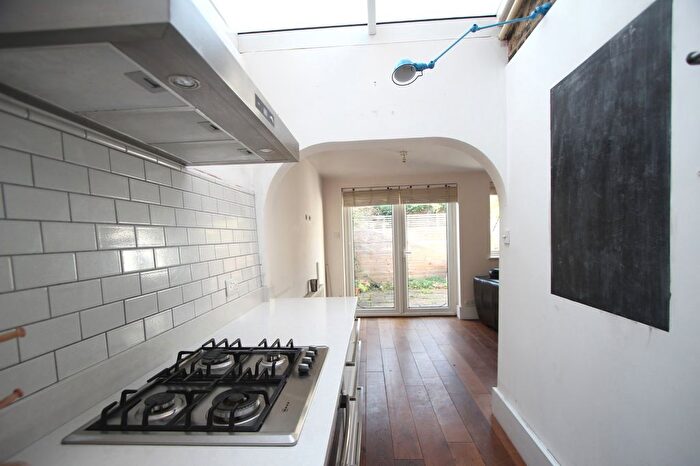 1 Bedroom Flat To Rent In Inderwick Road, Crouch End, London, N8