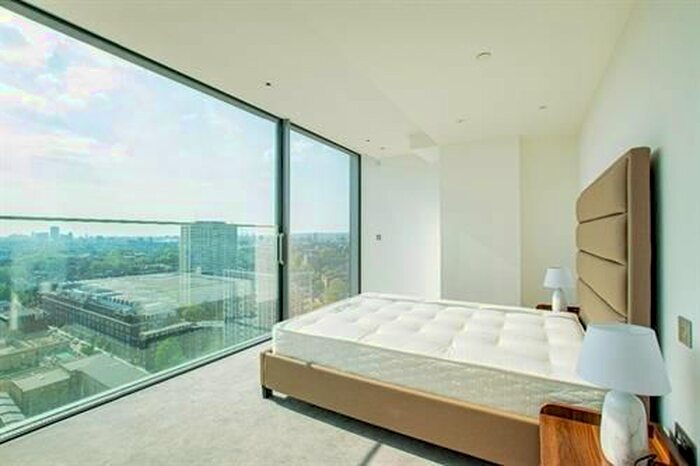 3 Bedroom Flat To Rent In Carrara Tower, City Road, London, EC1V