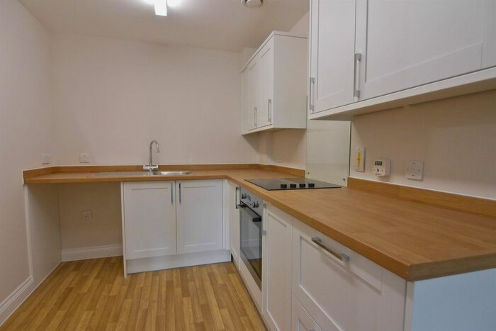 1 Bedroom Flat To Rent In Grove Road, Eastbourne, BN21