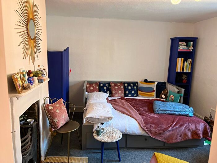 1 Bedroom Flat To Rent In Market Square, Stony Stratford, Milton Keynes, MK11