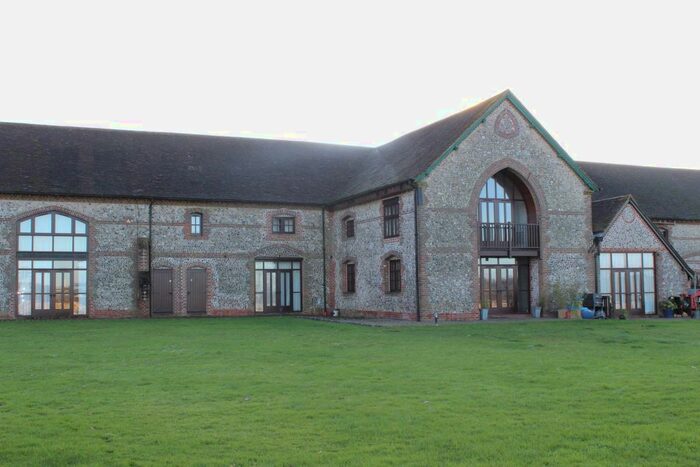 4 Bedroom Barn Conversion To Rent In Sages Lane, Privett, Alton, GU34
