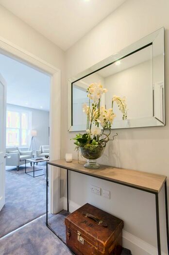 2 Bedroom Flat To Rent In Lexham Gardens, Kensington, London, W8