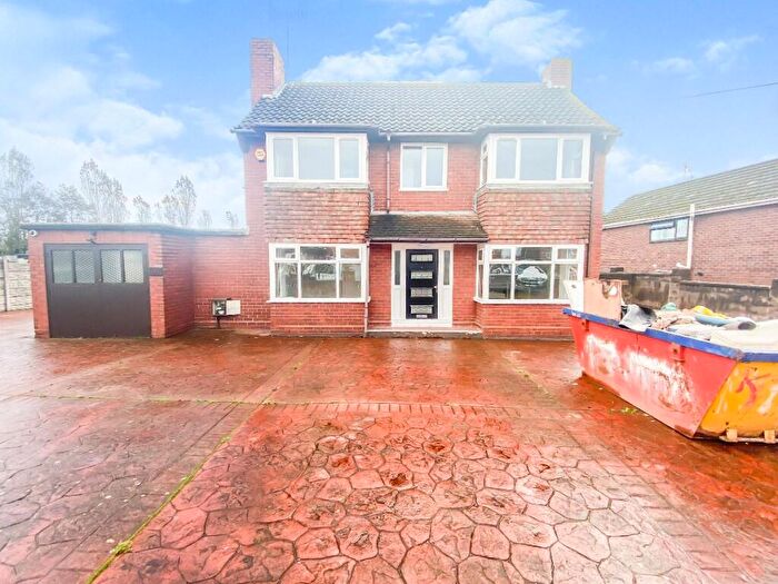 4 Bedroom Detached House To Rent In Commonside, Brierley Hill, DY5