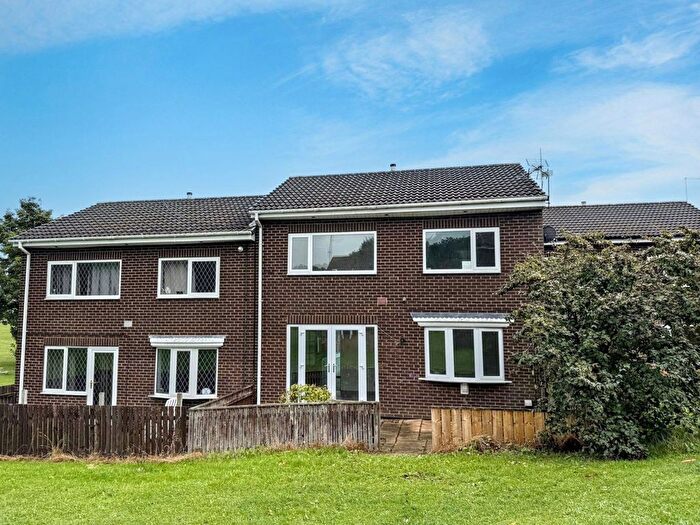 3 Bedroom Semi-Detached House For Sale In Severn Close, Peterlee, SR8