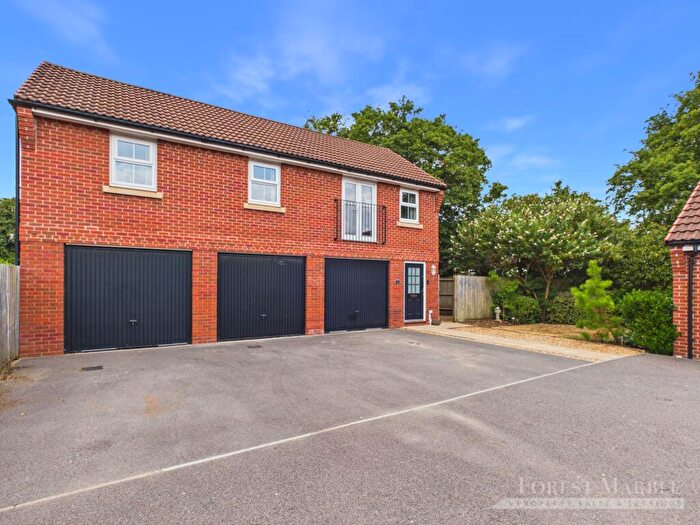 2 Bedroom Coach House For Sale In Dragonfly Close, Frome, BA11
