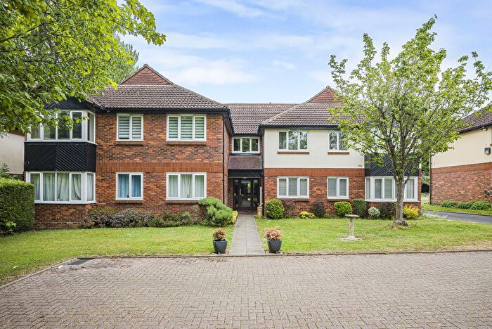 2 Bedroom Flat For Sale In Main Road, Biggin Hill, TN16
