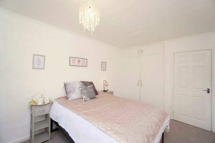 2 Bedroom Apartment To Rent In Ladies Spring Grove, Sheffield, S17