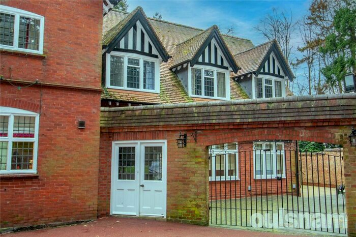 2 Bedroom Apartment To Rent In Mearse Lane, Barnt Green, Birmingham, Worcestershire, B45