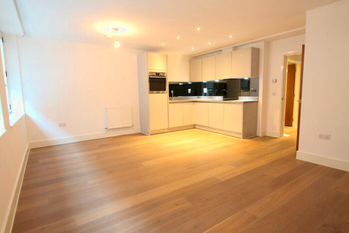 2 Bedroom Apartment To Rent In Berwick House, Knoll Rise, Orpington, BR6