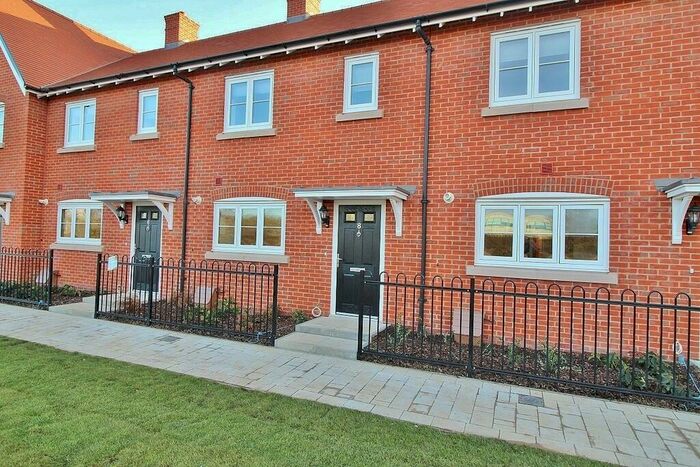 3 Bedroom Terraced House To Rent In Houghton Avenue, Berewood, PO7