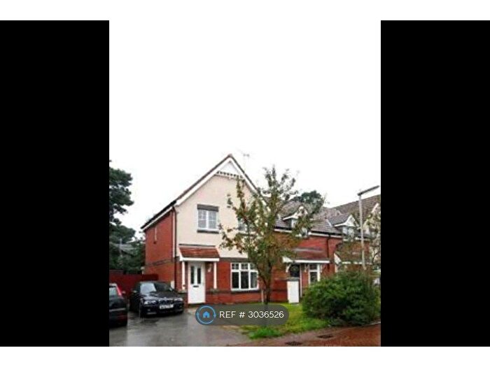 3 Bedroom End Terrace House To Rent In Mclaren Fields, Leeds, LS13