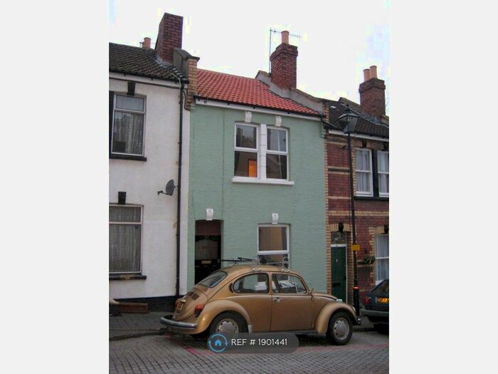 3 Bedroom Terraced House To Rent In Hardy Road, Bristol, BS3