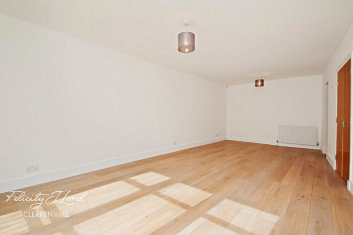 1 Bedroom Apartment To Rent In Goswell Road, London, EC1V
