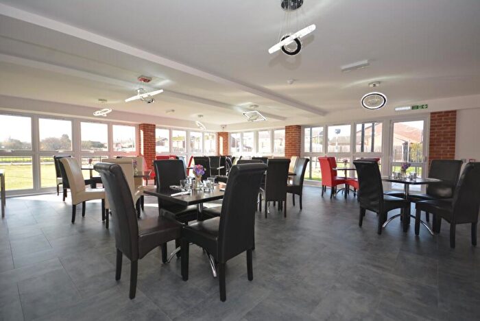 2 Bedroom Flat To Rent In Defoe Parade, Chadwell St Mary, RM16