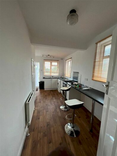 1 Bedroom Flat To Rent In Kenmere Gardens, Wembley, HA0