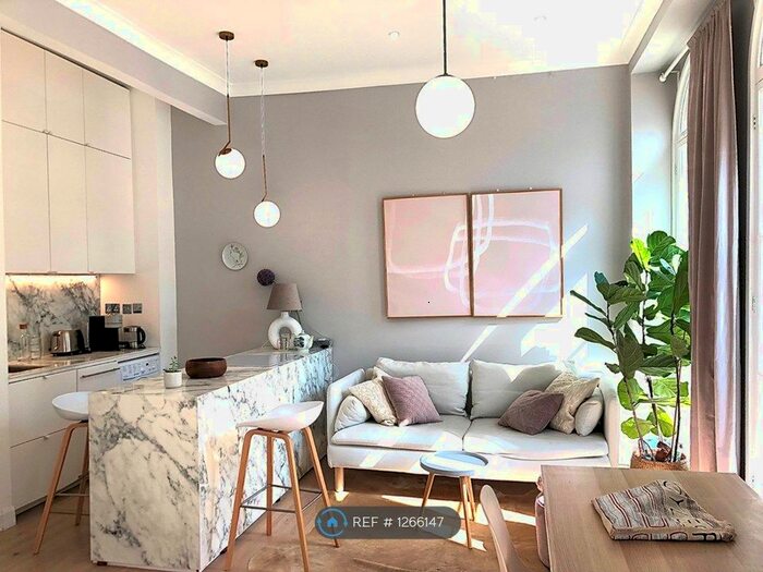 1 Bedroom Flat To Rent In New Oxford Street, London WC1A