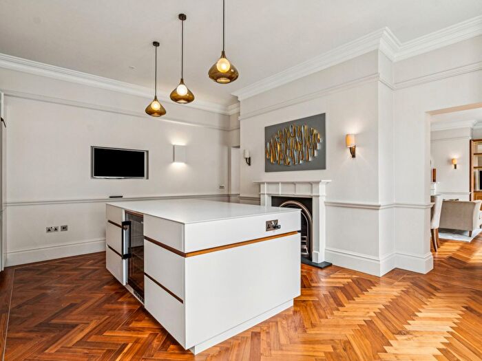 2 Bedroom Flat To Rent In Buckingham Street, London, WC2N