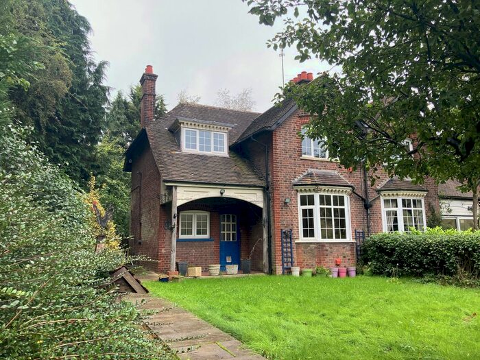 3 Bedroom Property For Sale In 1 Watbridge Cottages, East Hyde, Bedfordshire LU2