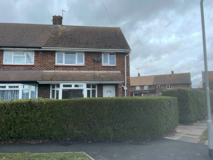 3 Bedroom Semi-Detached House To Rent In Hornby Avenue, Westcliff-on-Sea, Essex, SS0