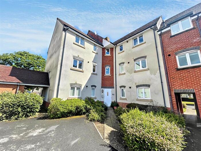 2 Bedroom Apartment For Sale In Piernik Close, Swindon, SN25