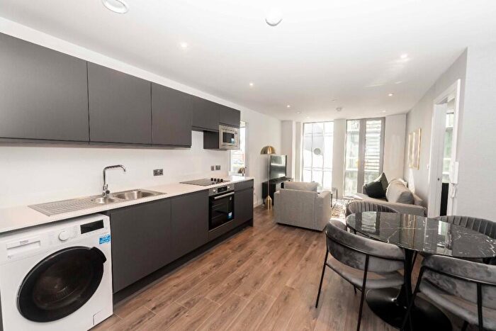 2 Bedroom Apartment To Rent In Greengate, Manchester, Greater Manchester, M3