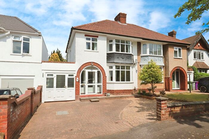 3 Bedroom Semi-Detached House For Sale In Canterbury Road, Wolverhampton, West Midlands, WV4