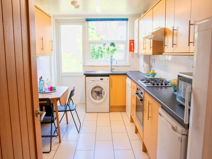 4 Bedroom Property To Rent In Mary Green Walk, Canterbury, Kent, CT1