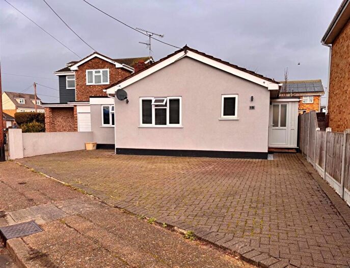 2 Bedroom Bungalow To Rent In Applications Must Be Made Online Only Ormsby Road, Canvey Island, SS8