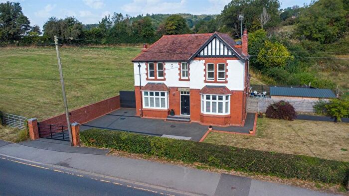 4 Bedroom Detached House For Sale In Llangollen Road, Trevor, Llangollen, LL20