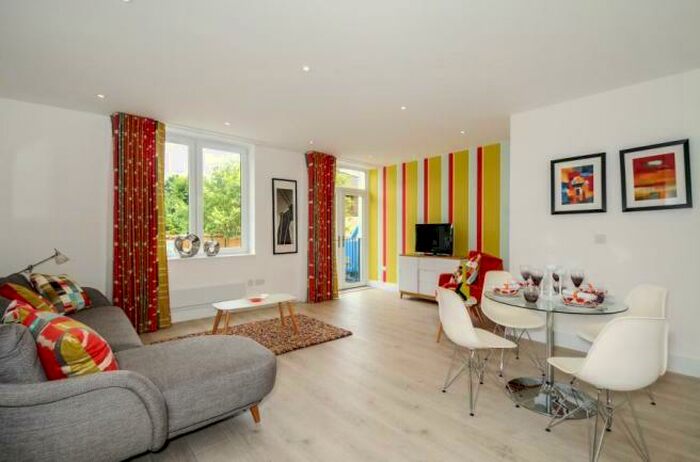 1 Bedroom Apartment To Rent In Bessemer Road, RG21