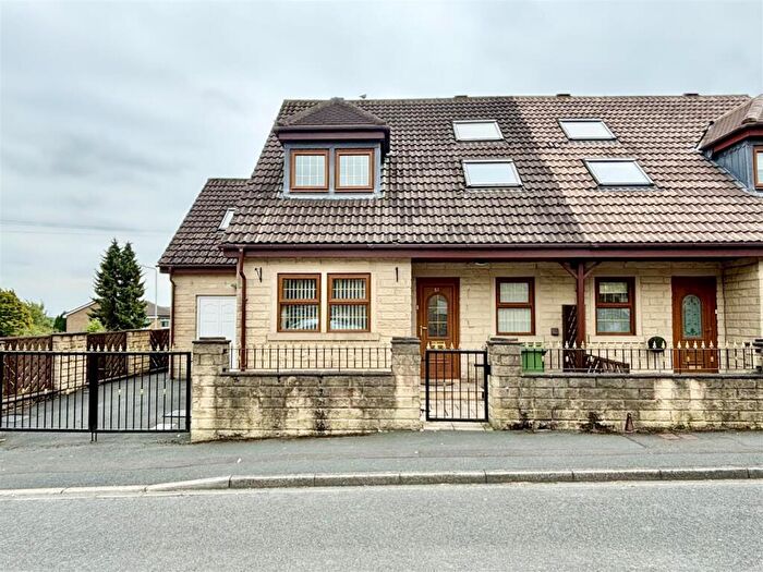 3 Bedroom Semi-Detached House For Sale In Manor Row, Low Moor, Bradford, BD12