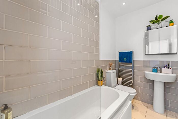 4 Bedroom Maisonette To Rent In Trentham Street, London, SW18