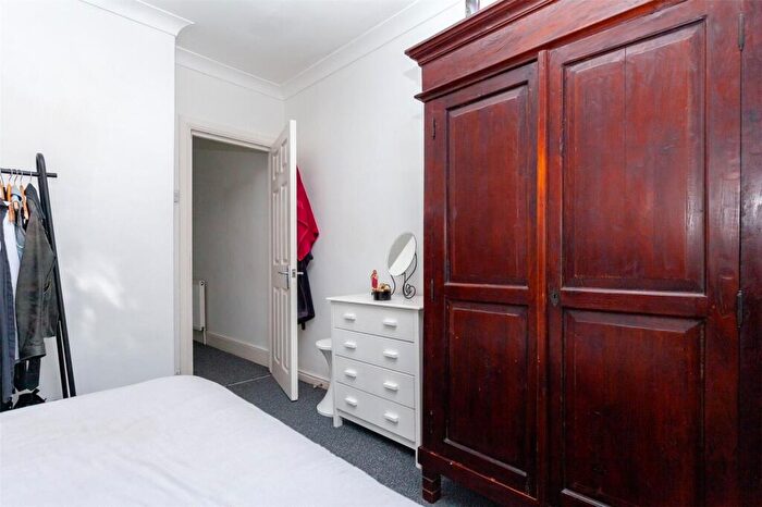 3 Bedroom Flat To Rent In Forest Road, Walthamstow, E17