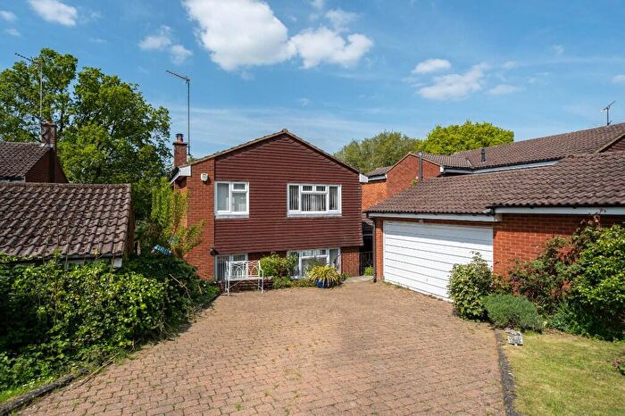 3 Bedroom Detached House For Sale In Holywell Road, Studham, Bedfordshire, LU6