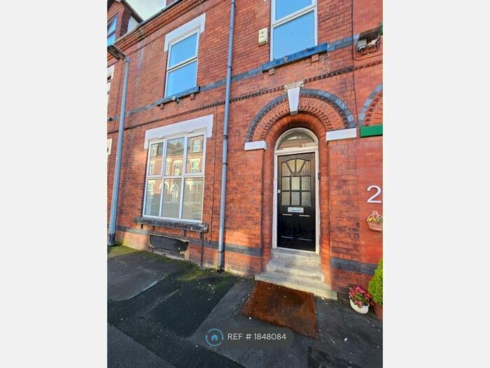 5 Bedroom Terraced House To Rent In Cliff Avenue, Salford, M7