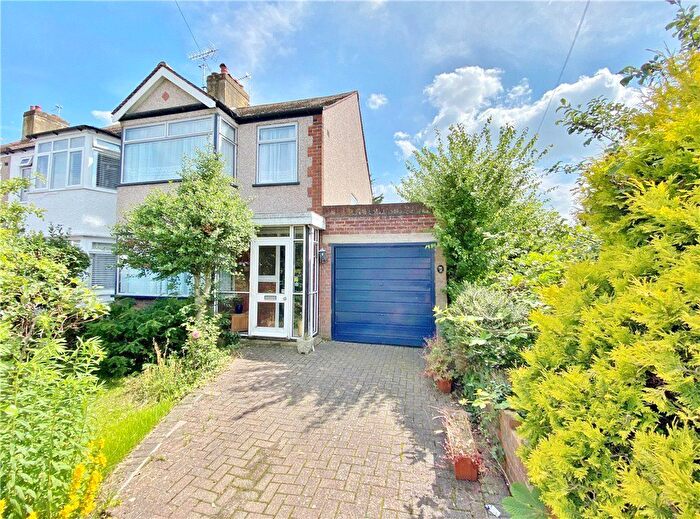 4 Bedroom End Of Terrace House To Rent In Vincam Close, Twickenham, TW2